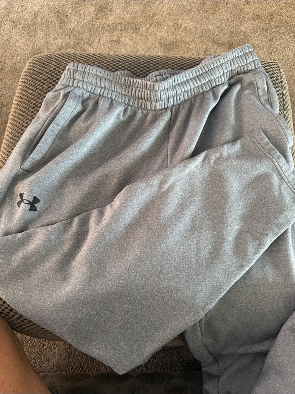 Under Armour Men's Light Gray Athletic Jogger Sweatpants